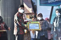 Sidoarjo salurkan bantuan modal kepada ribuan kelompok usaha perempuan