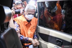 Tangani kasus dari Gedung MA, KPK amankan dokumen
