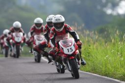 Astra Honda Racing School tuntun 16 siswa menuju balap dunia