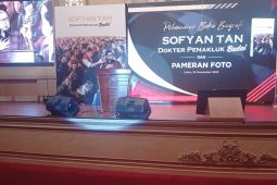 Sofyan Tan luncurkan buku biografi 'Dokter Penakluk Badai'