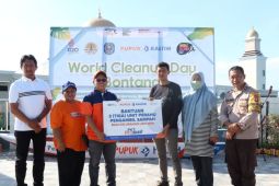 Pupuk Kaltim gelar "World Cleanup Day 2022" aksi bersih sampah di Selambai Loktuan