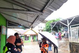 Wali Kota tinjau lokasi banjir di bantaran Sungai Kemuning