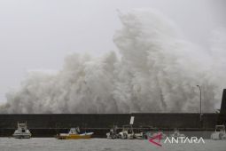 Siap menghadapi topan, Filipina kosongkan pesisir dan tunda perjalanan laut