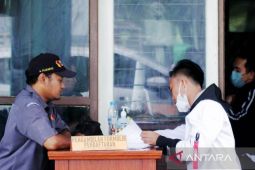 Bawaslu Situbondo bagi tiga sesi tes panwaslu kecamatan