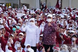 Khofifah: Ayo maba UM Surabaya sinergikan "social capital" dan "intelektual capital"