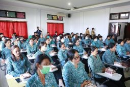 Pemkab Klungkung bagikan ribuan bibit tanaman hortikultura