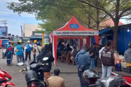 Sebanyak 700 lebih warga mendapat bantuan saat kunjungan Presiden Jokowi