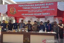Kejari Berau musnahkan BB dari 155 perkara