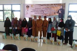 Kabupaten Bandung salurkan beras guna tangani 8 kecamatan rawan pangan