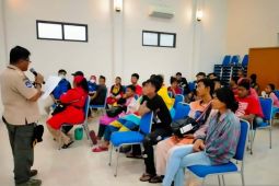Pemerintah Kota Sukabumi tertibkan dan bina badut yang biasa beraksi di jalanan