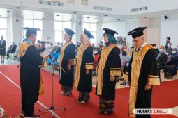 Unesa kukuhkan empat profesor baru