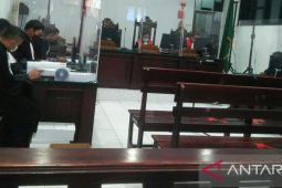 Mantan Bupati Buru Selatan Tagop Sudarsono Soulisa dituntut 10 tahun penjara, begini penjelasannya