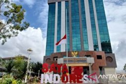 KJRI Kuching Sarawak Malaysia naikkan bendera setengah tiang kenang peristiwa G-30-S/PKI