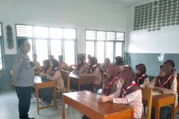 Kapolsek Barumun "Satu jam mengajar" di SMAN 1 Ulu Barumun