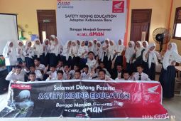 Honda Kalbar ajak Siswa MTs.Miftahussalam paham #Cari_aman