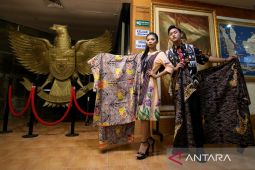 Pegelaran batik sendrawastra