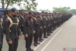 Ribuan polisi mengheningkan cipta di GBLA terkait tragedi stadion Kanjuruhan