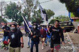 Aremania minta semua "stakeholder" sepak bola berbenah usai tragedi Kanjuruhan