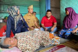 DPRD Garut bantu 3 lansia miskin dapatkan hak bantuan program pemerintah