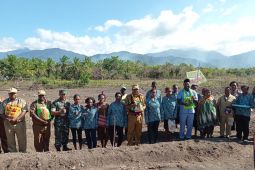 Bupati Manokwari:  Masyarakat jangan hanya harap bantuan pemerintah