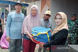 Dinsos Mukomuko bantu korban longsor