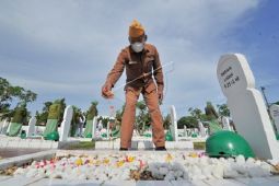 Ziarah Makam Pahlawan HUT TNI