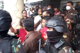 Ferdy Sambo meninggalkan Kejagung usai pelimpahan tahap II