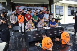 Polisi tangkap anak dan bapak pelaku pembunuhan di Way Kanan