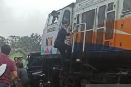 KA Pangrango tabrak mobil bak terbuka di perlintasan Cibadak Sukabumi