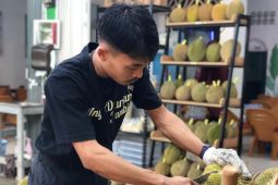 Selain enak makan durian menimbulkan efek senang
