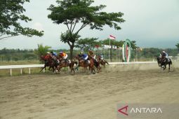 Sulawesi Utara rebut Piala Presiden 2022 Kejurnas Pacu Kuda