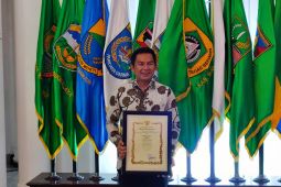 Bupati Purwakarta terima anugerah Tokoh Literasi Digital Daerah 2022