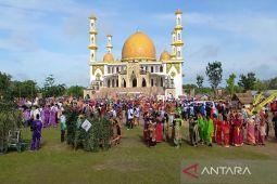 Sebanyak 80 kelompok meriahkan pawai pembangunan Kabupaten Sukamara