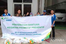 BPJAMSOSTEK Cikarang bagikan sembako bagian dari program promotif-preventif naker