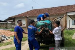 Satpolair Bangka Barat gotong royong membantu program rumah layak huni