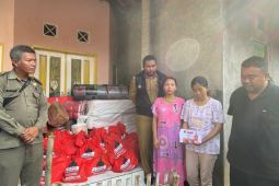 Dinsos Garut salurkan bantuan untuk korban kebakaran 3 rumah
