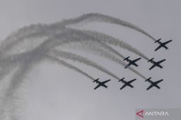 Atraksi Jupiter Aerobatic Team pukau Penonton F1 Powerboat Danau Toba