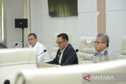 Pemkab Bogor bongkar 10 bangunan langgar sempadan Sungai Ciliwung