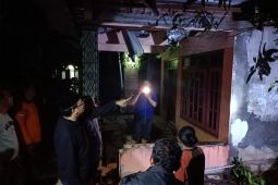 Pemkab pastikan korban angin kencang di Sidoarjo terima bantuan