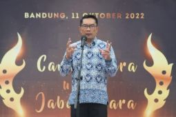 Gubernur Jabar minta KPU tertibkan baliho liar