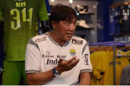 Robby Darwis semangati skuad Persib Bandung di tengah mandeknya kompetisi