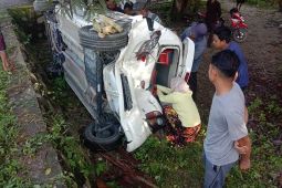 Mobil barang tabrak Agya, seorang dilarikan ke rumah sakit