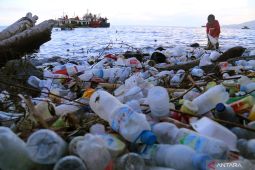 Indonesia backs global fight against plastic waste