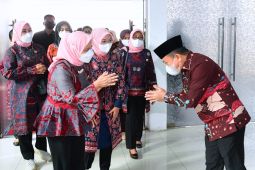 Berbatik "Jembatan Beatrix", Gubernur Jambi sambut kedatangan Ibu Negara