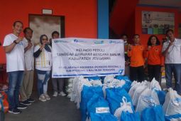 Pelindo berikan ratusan paket sembako untuk korban banjir di Bali