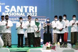 Kewajiban seluruh santri mempertahankan ideologi negara
