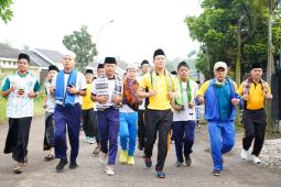 Polresta Bandung bersama 1.700 santri berolahraga peringati Hari Santri