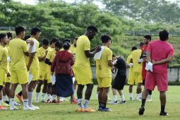 Arema FC latihan ringan tertutup dengan pendampingan tim psikolog