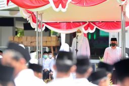 Bupati Ipuk: Santri harus darma baktikan hidupnya untuk bangsa