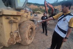 Seorang pria di Sekadau Hulu meninggal akibat terjepit ban loader